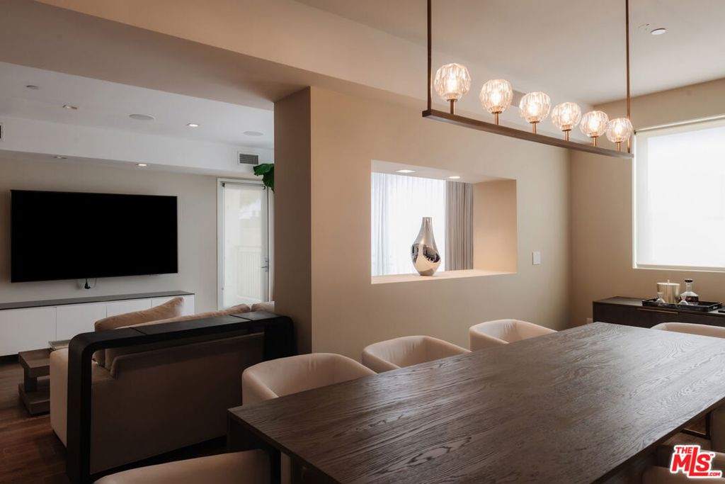 Cosmopolitan BW - Residential