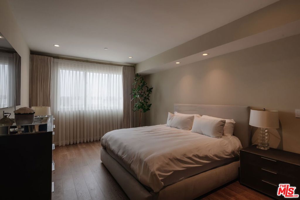 Cosmopolitan BW - Residential