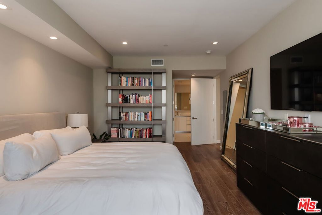 Cosmopolitan BW - Residential