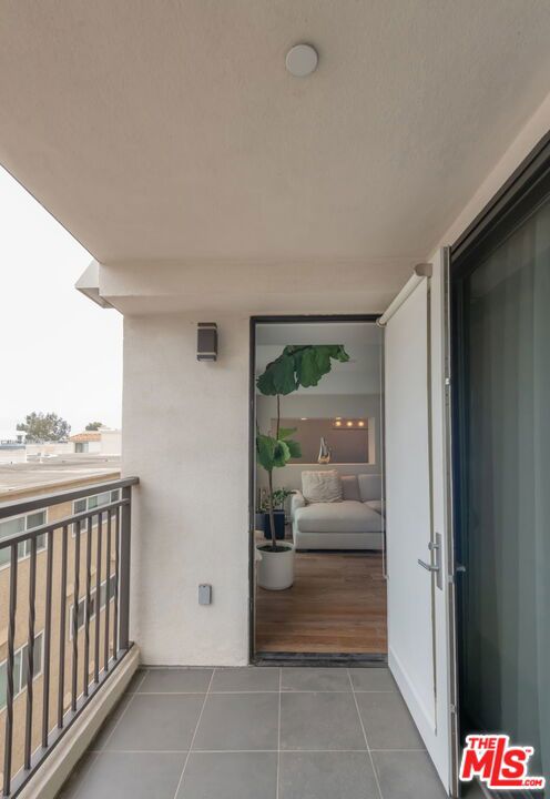 Cosmopolitan BW - Residential