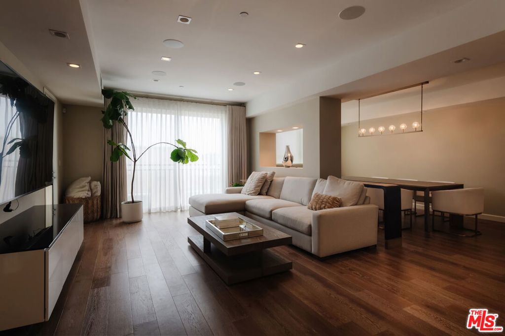 Cosmopolitan BW - Residential