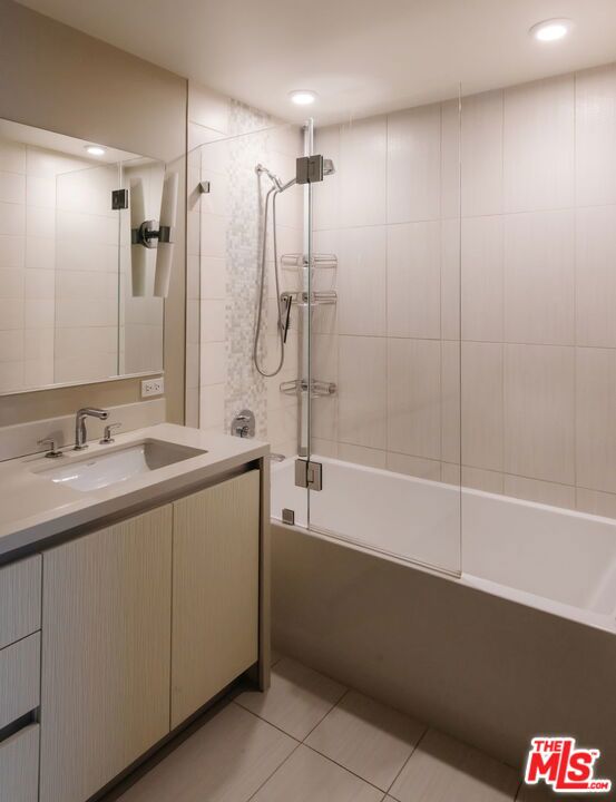 Cosmopolitan BW - Residential