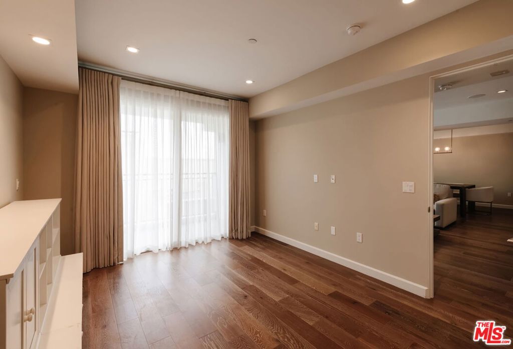 Cosmopolitan BW - Residential