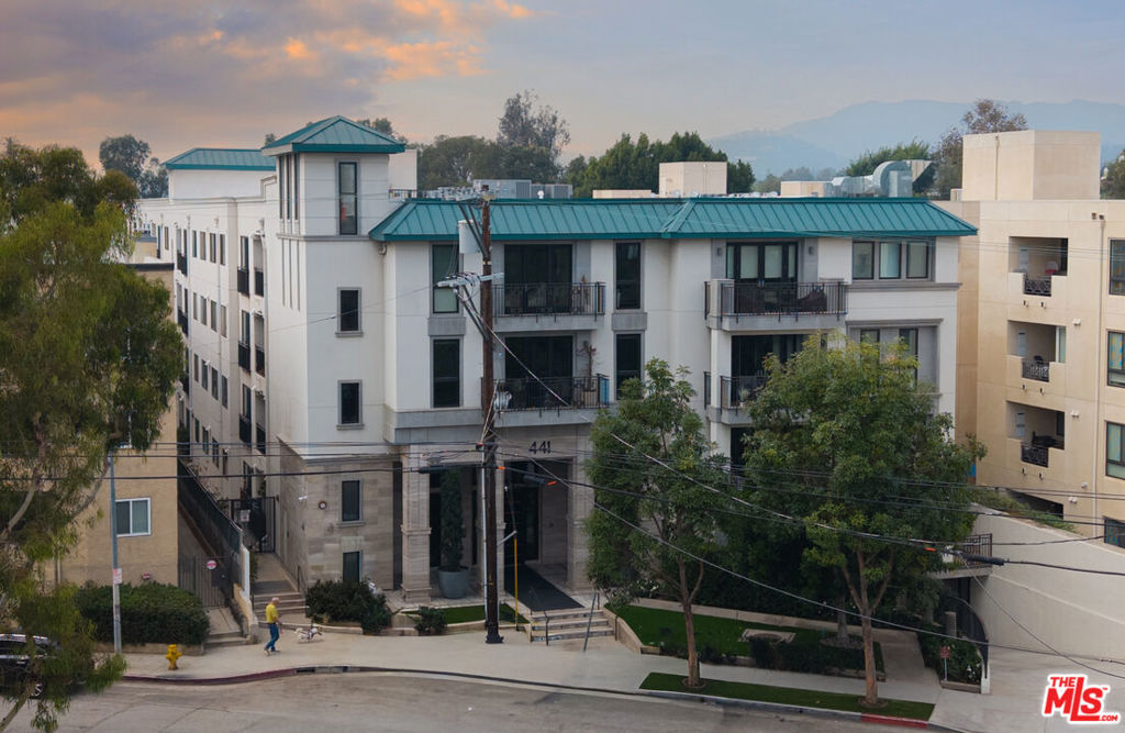 Cosmopolitan BW - Residential