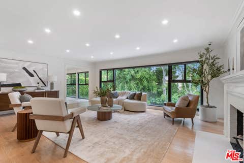 Photo of 11346 Thurston Place, Los Angeles, CA 90049 (MLS # 26868291)