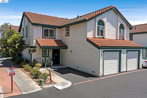 Photo of 396 Hans Way Way, San Jose, CA 95133 (MLS # 41132914)