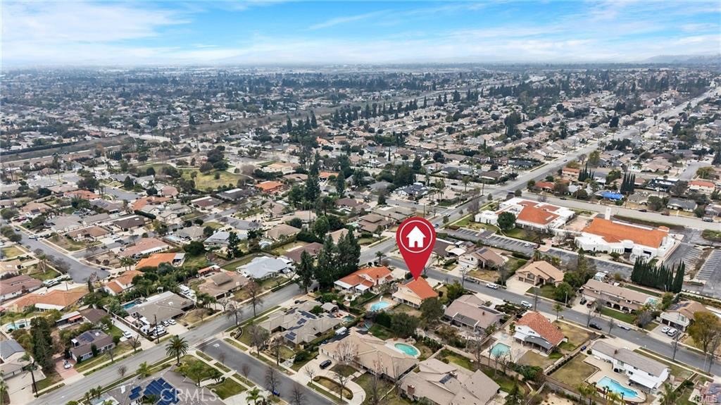 2112 N Vallejo Way