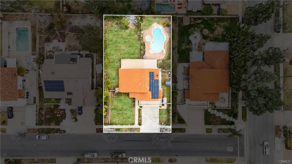 2112 N Vallejo Way