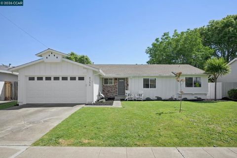Photo of 8356 Davona Drive Dr, Dublin, CA 94568 (MLS # 41133013)