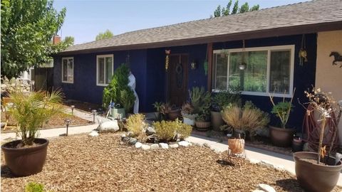 Photo of 39018 161st St E, Lake Los Angeles, CA 93591 (MLS # DW25250728) Photo of 39018 161st St E, Lake Los Angeles, CA 93591 (MLS # DW25250728)