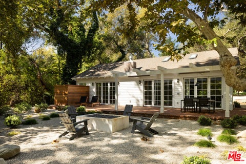 Photo of 14462 W Sunset Boulevard, Los Angeles, CA 90272 (MLS # 26987267)