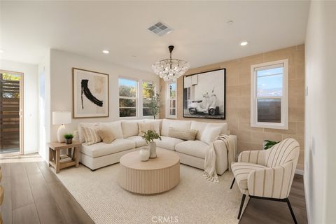 2323 Apple Upland CA 91786