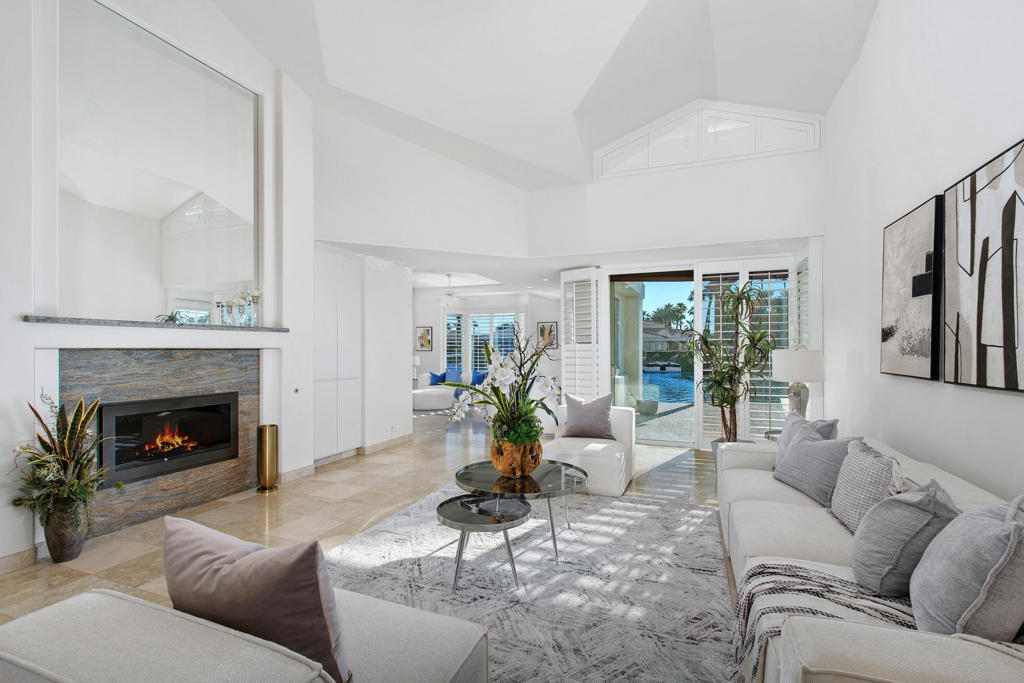 Lake La Quinta - Residential