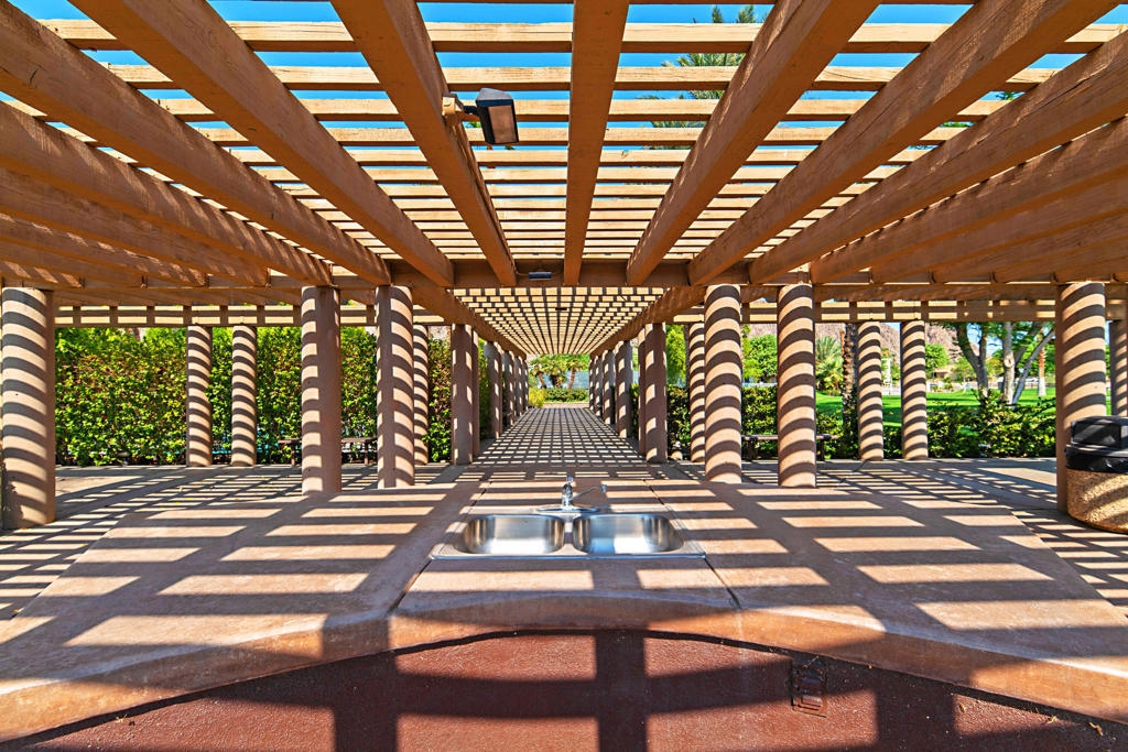 Lake La Quinta - Residential