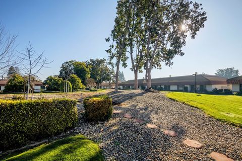 Photo of 4908 N Sequoia Avenue #102, Fresno, CA 93705 (MLS # FR25240702)