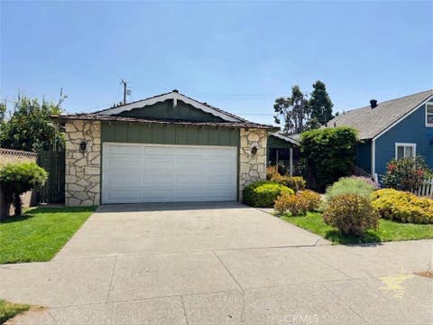 Photo of 5960 Gundry AVE, Long Beach, CA 90805 (MLS # CV26165415)