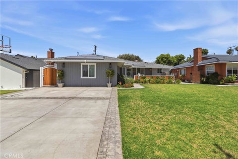 Photo of 523 Orange Grove AVE, San Fernando, CA 91340 (MLS # SR26153481)