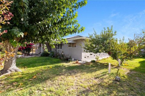 Photo of 304 Adams Street, Taft, CA 93268 (MLS # SR26056583)