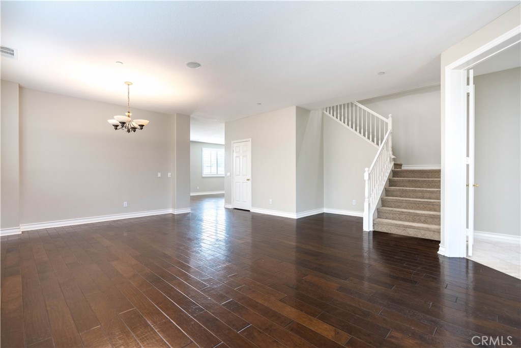 15751 Snowy Peak
