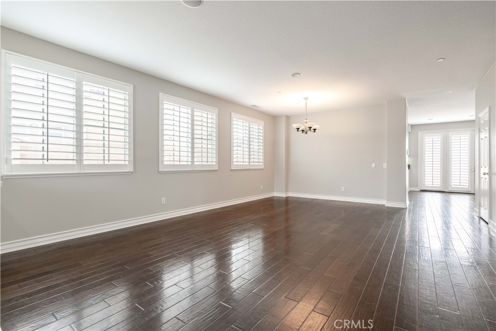 15751 Snowy Peak