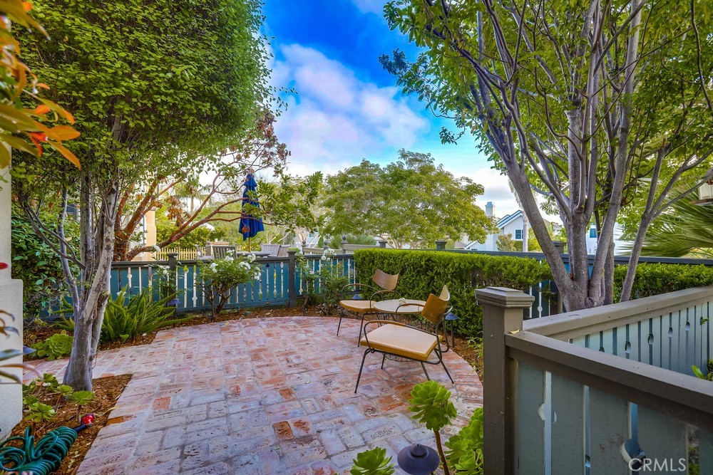 2569 Bungalow Place
