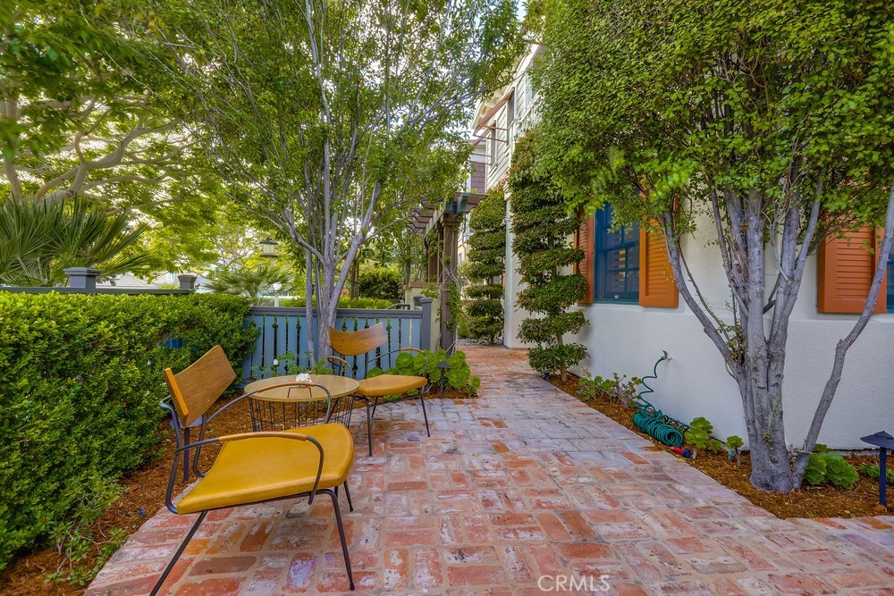 2569 Bungalow Place