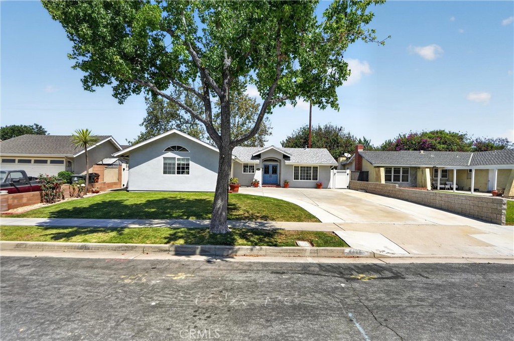 4445 E Alderdale