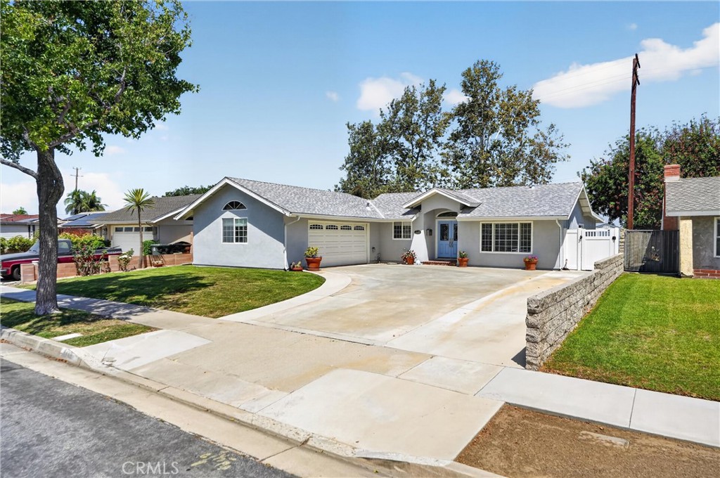 4445 E Alderdale