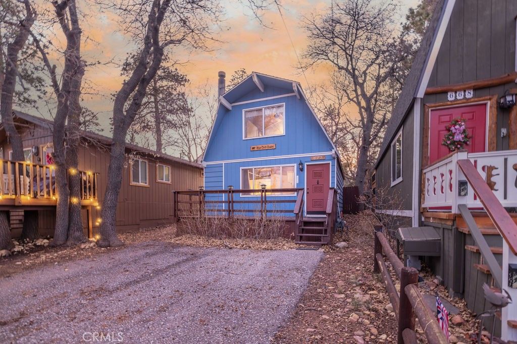 Photo of 672 Holmes Ln, Sugarloaf, CA 92386 (MLS # IG26039195)