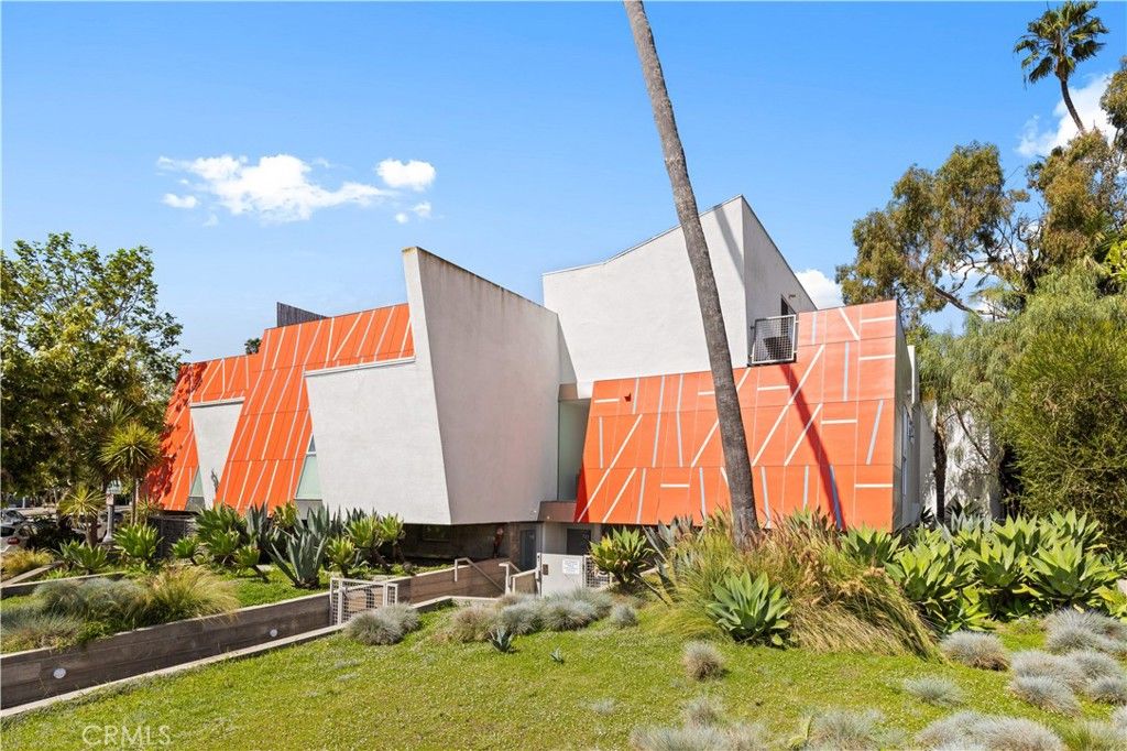 Photo of 719 Venice Boulevard Blvd, Venice, CA 90291 (MLS # WS26074259)