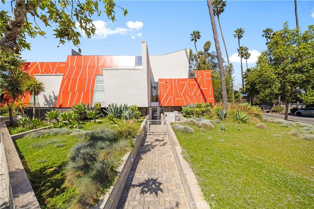 Photo of 719 Venice Boulevard Blvd, Venice, CA 90291 (MLS # WS26074259)