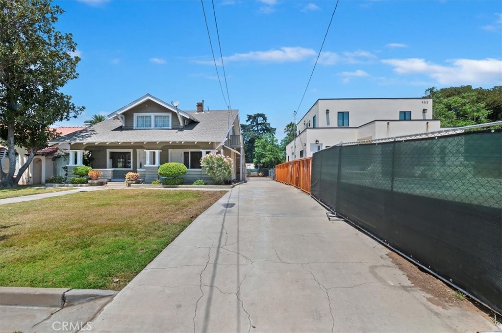 9335 Magnolia Avenue