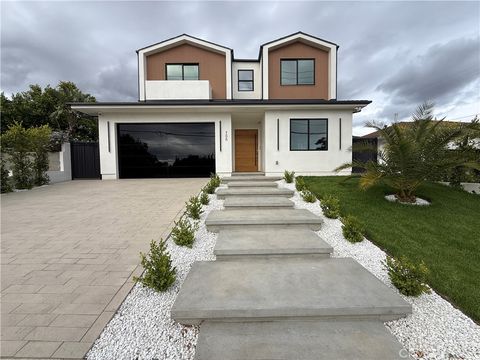 Photo of 706 S Kenneth Road, Burbank, CA 91501 (MLS # SR26100115)