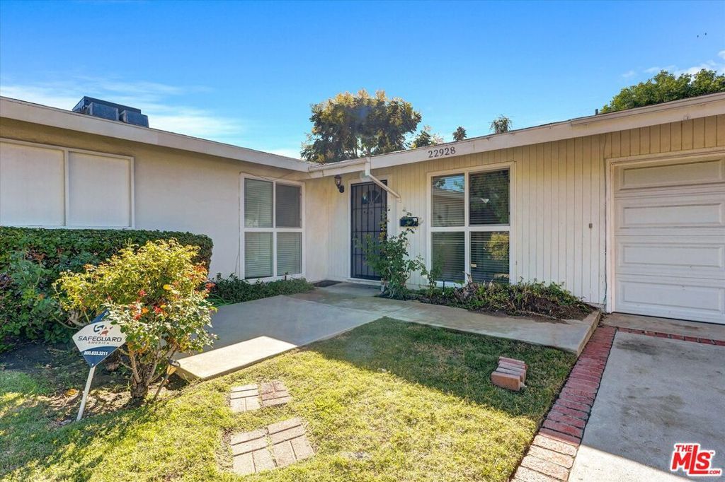Photo of 22928 Gault Street, West Hills, CA 91307 (MLS # 25608153)
