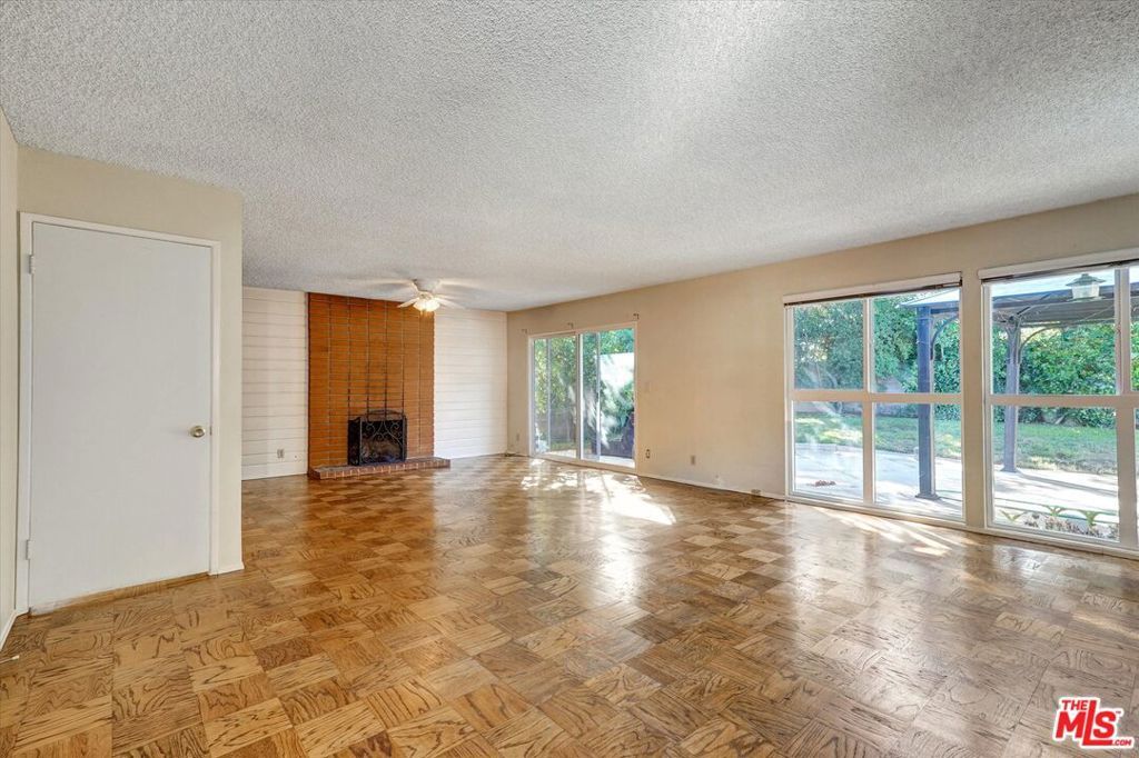 Photo of 22928 Gault Street, West Hills, CA 91307 (MLS # 25608153)