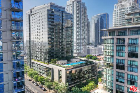 Photo of 1155 S Grand Avenue #1103, Los Angeles, CA 90015 (MLS # 26636449)