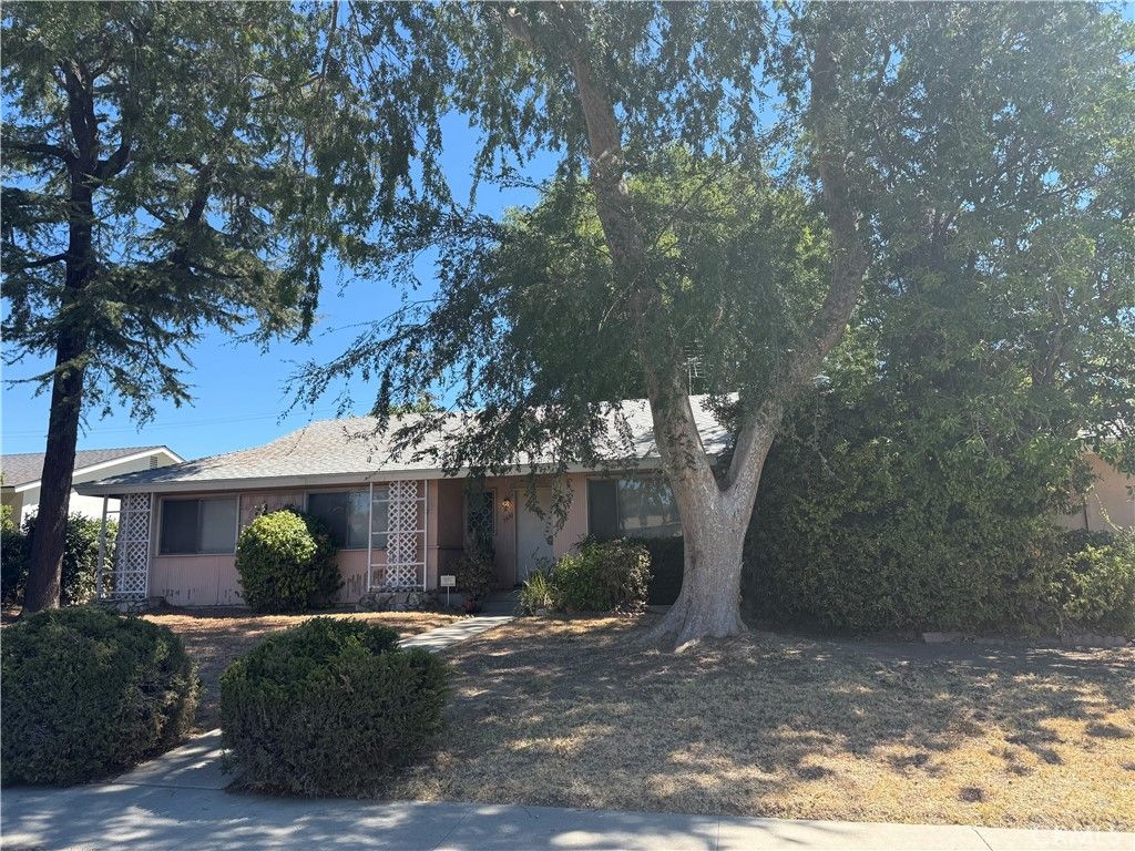 Photo of 9930 Aldea Avenue, Northridge, CA 91325 (MLS # SR25230839)
