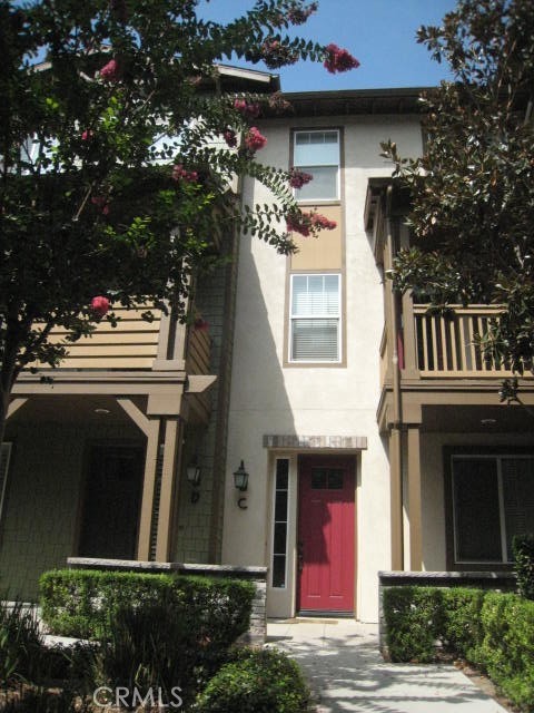 Great location, easy access to shopping centers, restaurants, movie theaters, and the 210 & 10 Freeway! This is a gated community that comes with a gated pool & spa, and many quest parking spaces! More information to come!!