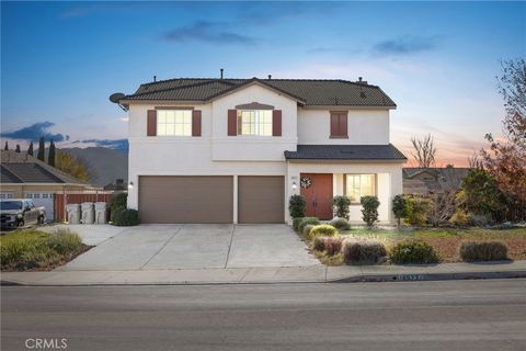 Photo of 18977 Mono Dr, Hesperia, CA 92345 (MLS # HD25278958)