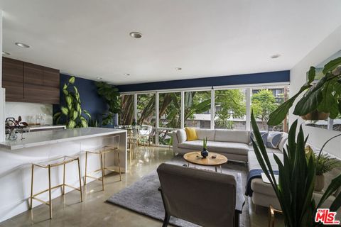 Photo of 1145 Larrabee Street #9, West Hollywood, CA 90069 (MLS # 26774411)