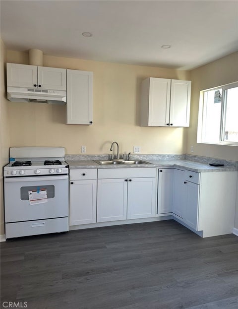 Photo of 22811 15th ST, Newhall, CA 91321 (MLS # SR26220541)