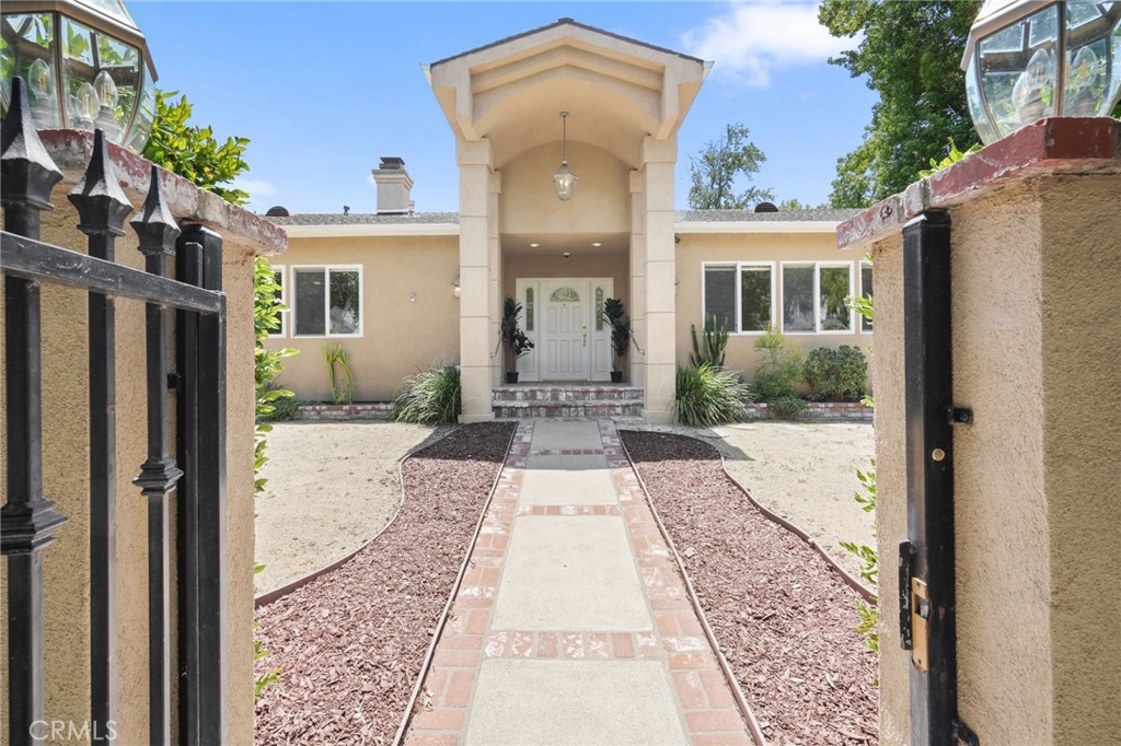 Properties 1 15508 La Maida Street
