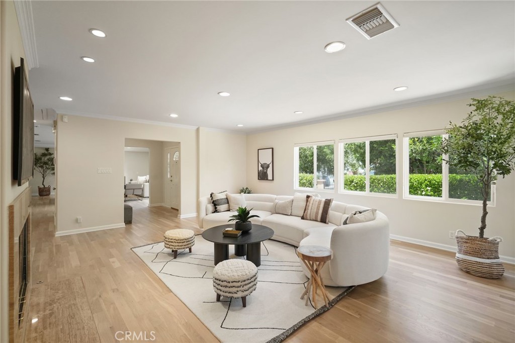 Properties 3 15508 La Maida Street