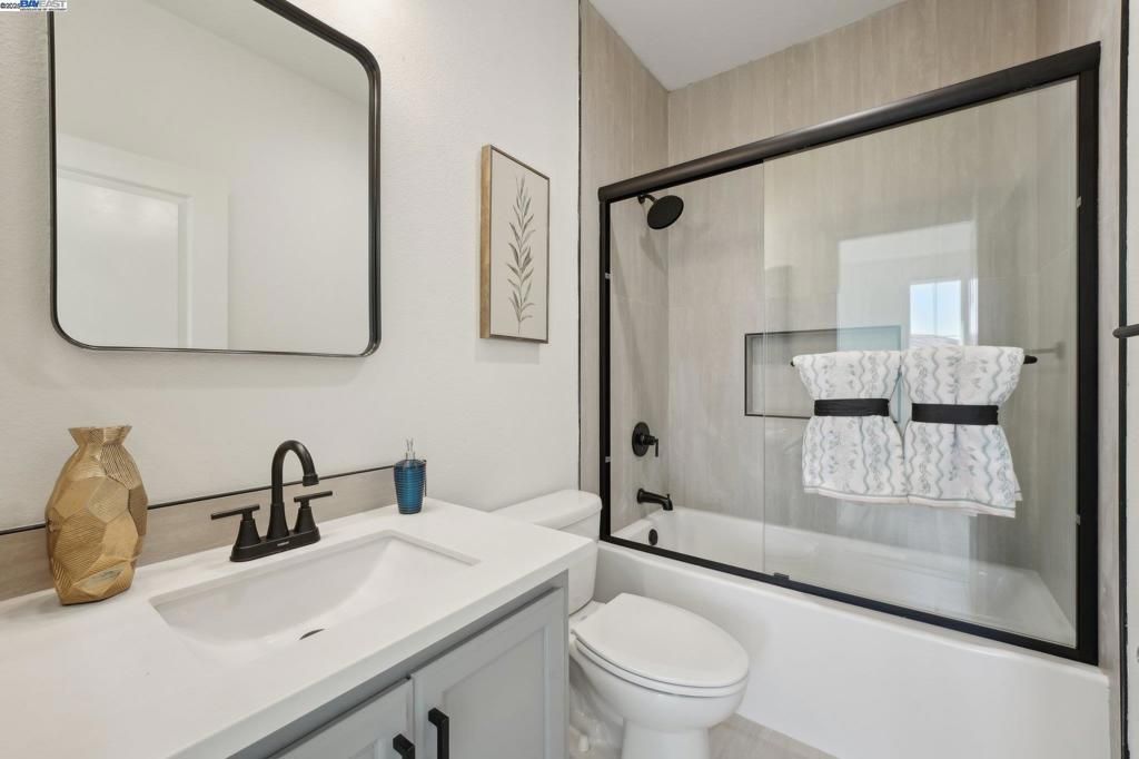 listing image 130724144333348298302