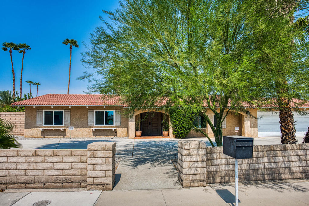2450 Tamarisk Road