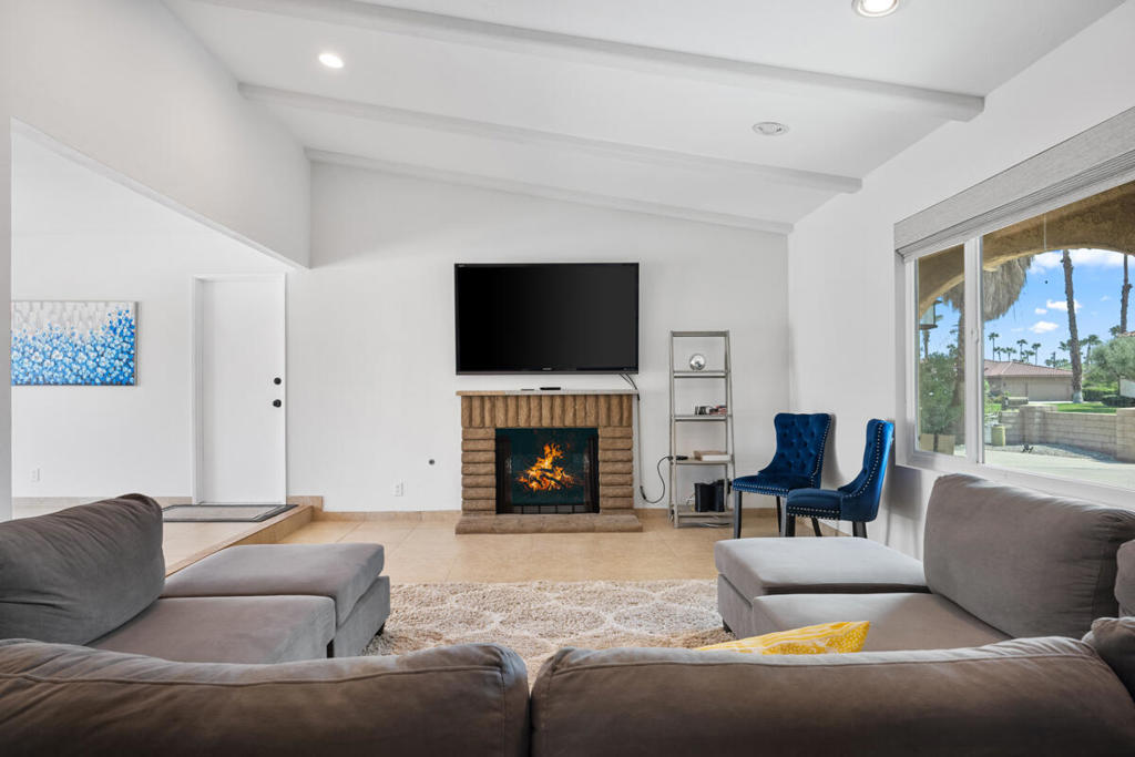 2450 Tamarisk Road