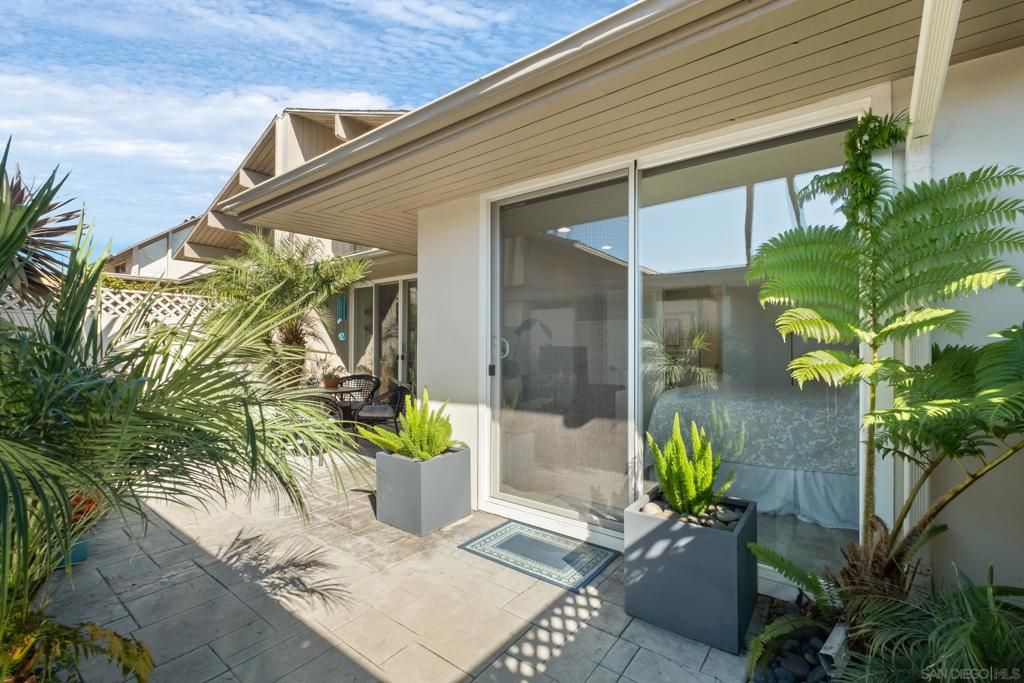 Photo of 119 Via Coronado, Rancho Santa Fe, CA 92091 (MLS # 250043870SD)