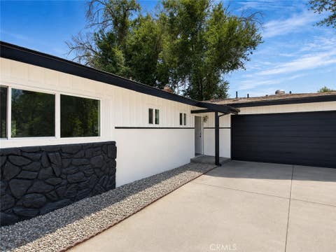 Photo of 44432 Stanridge Ave, Lancaster, CA 93535 (MLS # SR26112580)