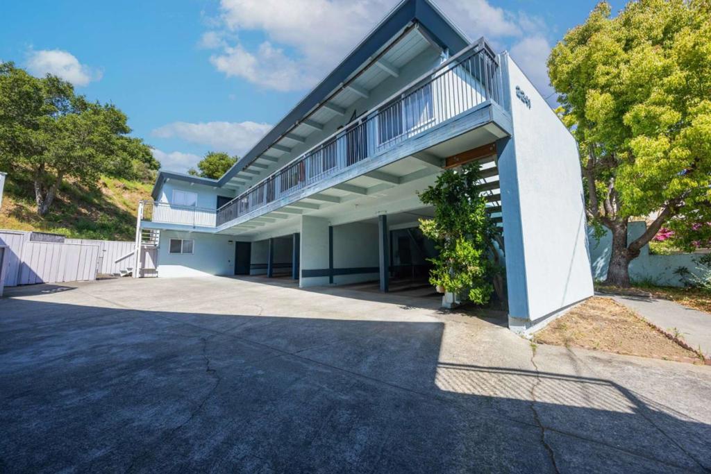 2241 Village Court