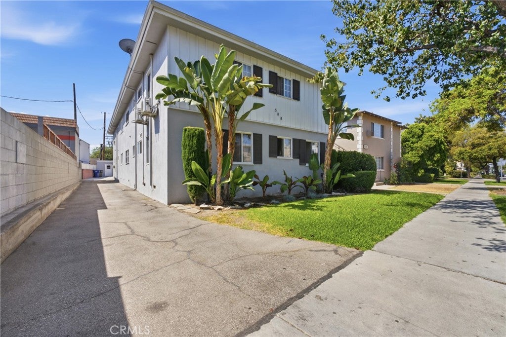 308 E Maple APT 5